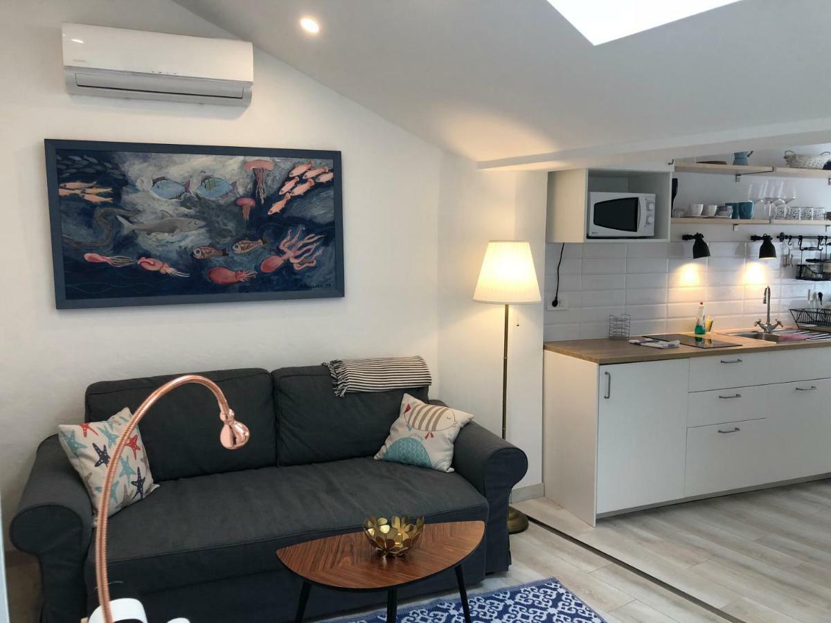 Sweet Suite With Free Private Parking Pula Exterior photo