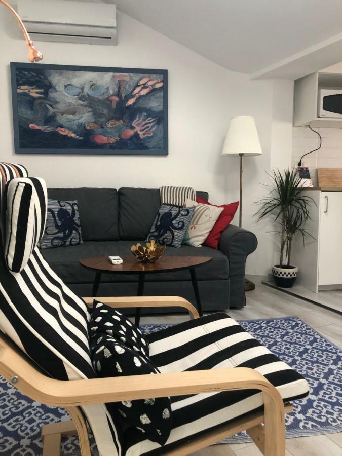 Sweet Suite With Free Private Parking Pula Exterior photo